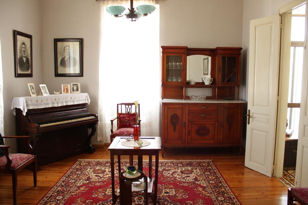 Kyra Vintage House Apartman Hriszí Aktí Haniá Kültér fotó